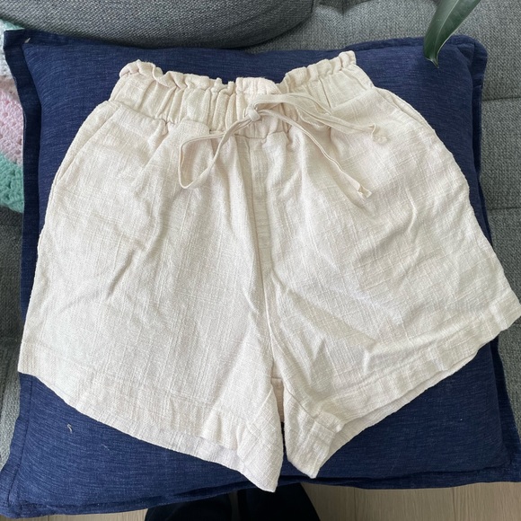 Harly Jae Cruz shorts in wheat - Picture 3 of 5